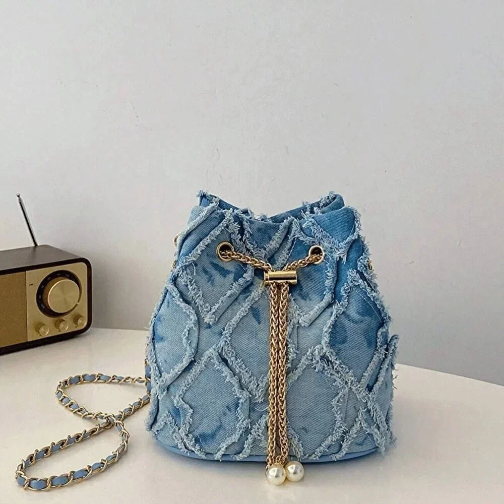 Blue Diamond Lattice Women's One-Shoulder Bucket Bag With Metal Drawstring